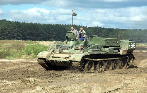 tro-choi-lai-xe-tang-chi-co-o-duc-1