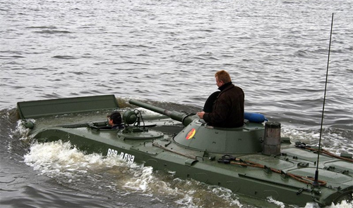 tro-choi-lai-xe-tang-chi-co-o-duc-2