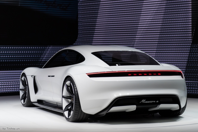 3564655_3143736_Xe.Tinhte.vn-Porsche-Mission-E-15