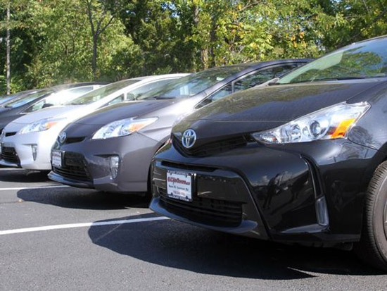 gia-xang-giam-moi-de-doa-cua-xe-hybrid