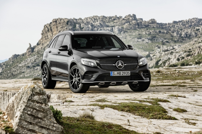 3647923_mercedes-amg-glc43-05-1