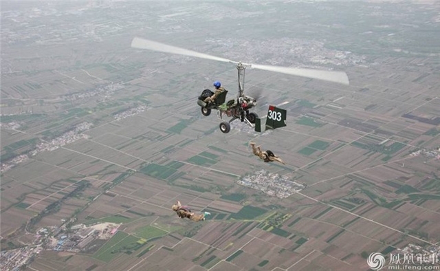 dac-nhiem-trung-quoc-huan-luyen-voi-thiet-bi-la