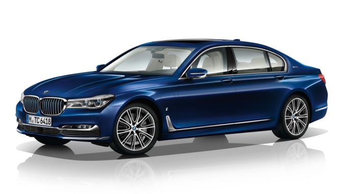 3670004_bmw-m760i-100-years-1