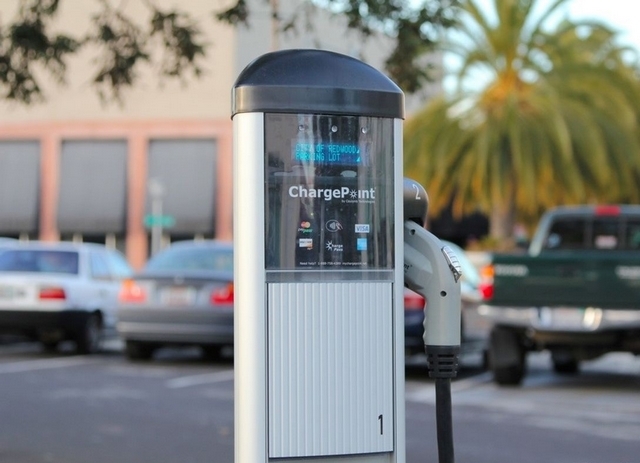 apple-nghien-cuu-ve-tram-sac-xe-dien-san-sang-cho-