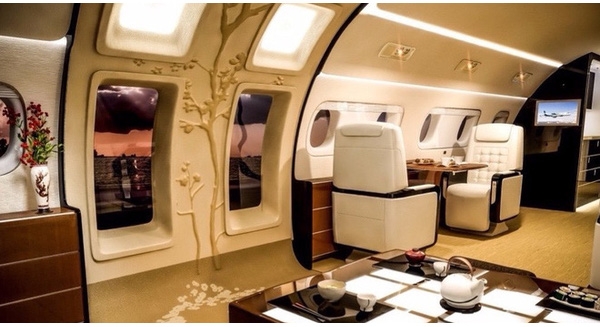 1-may-bay-dau-tien-tren-the-gioi-lap-cua-so-troi-g