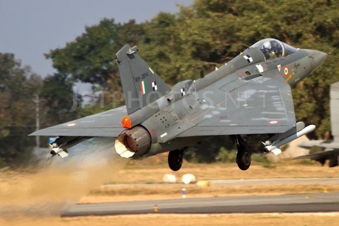 chiem-nguong-may-bay-tiem-kich-kho-de-cua-an-do-hi