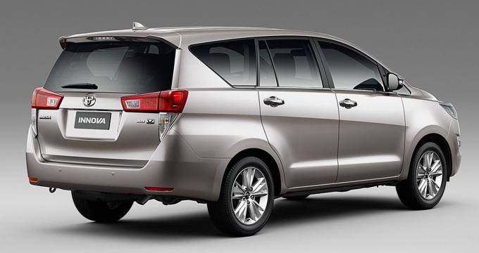 Toyota-Innova (6)