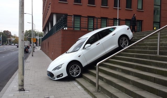 bandathucsuhieuveautopilotcuateslachuahaynghelaixe