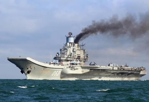 su-khac-biet-tau-san-bay-my--nga_241139205