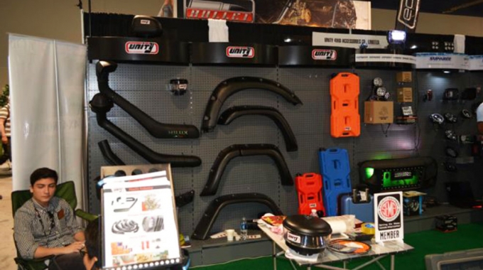 2016-sema-show-counterfeit-vendor-bust-004