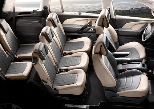 cho-ngoi-an-toan-tren-xe-suv