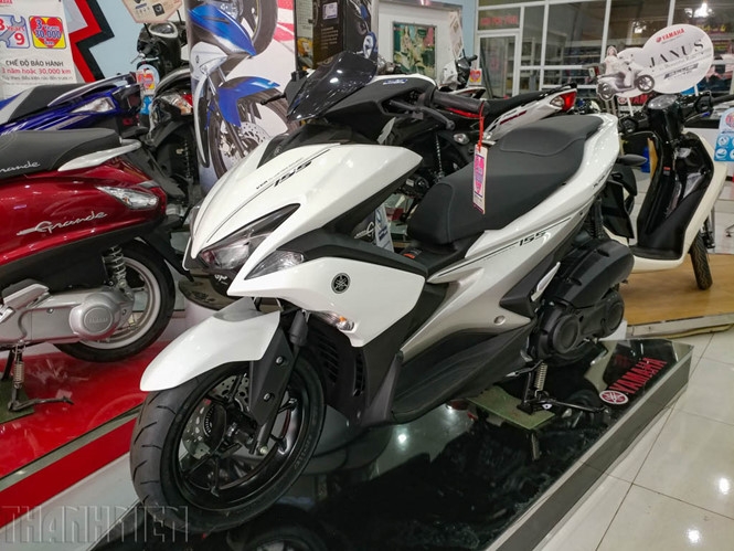 yamaha-nvx-1551_QBFE