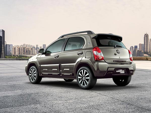 20170922143039-toyota-etios-cross-x-edition-2