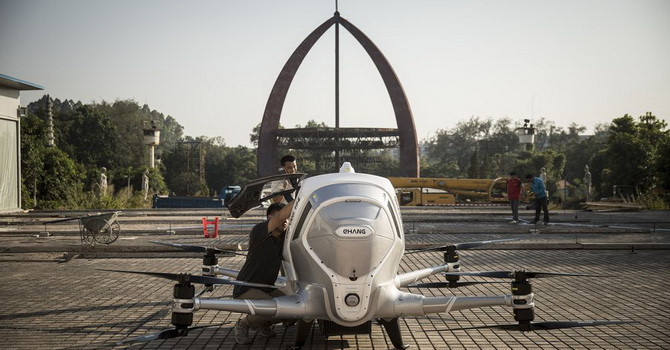 trungquocotobaybloomberg_kcih