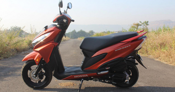 honda-grazia-first-ride-review-left-side