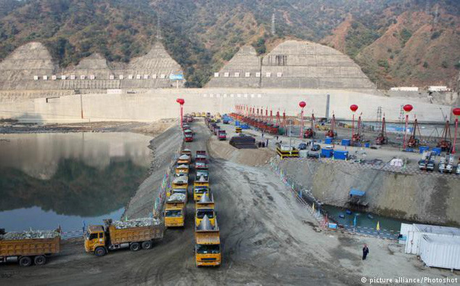 photo1516097407576-1516097407576