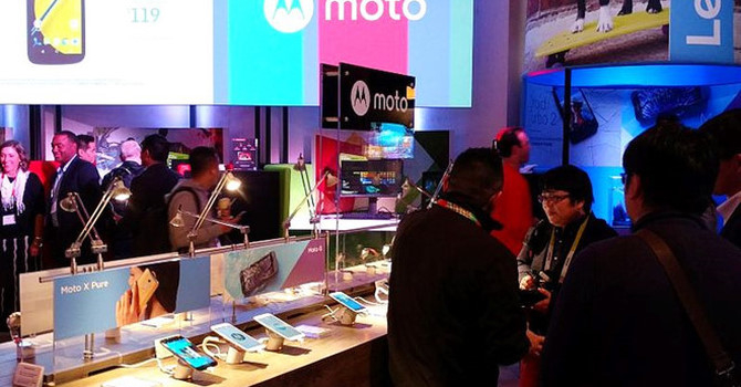 moto_lenovo_booth_ces_official_uxvg