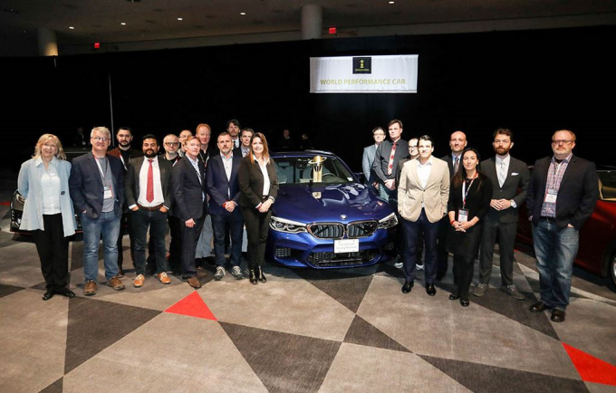 xedoisong_bmw_m5_2018_world_performance_car_award_