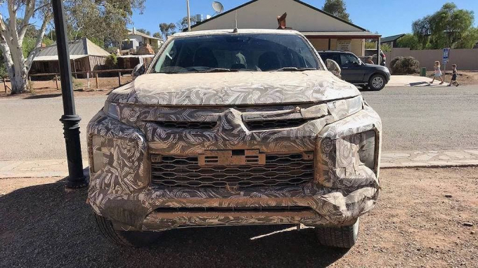 xedoisong_mitsubishi_triton_2018_1_cwkf