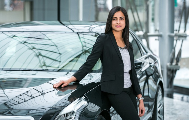 photo1528974236882-15289742368821459777134