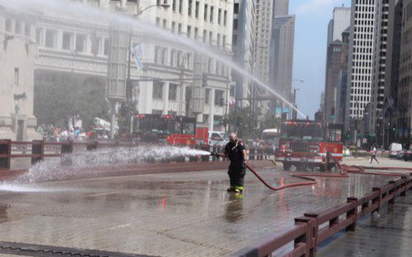 photo1530585562793-15305855627931156816694