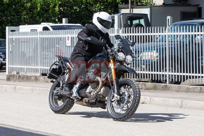 xedoisong_moto_guzzi_v85_1_dxvw