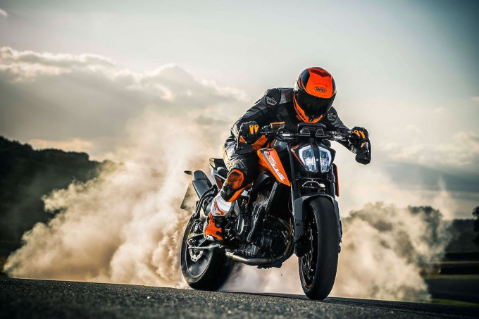 xedoisong_ktm_790_duke_r_3_sira
