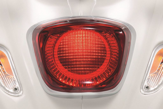 vespa_primavera_yacht_5_knzz