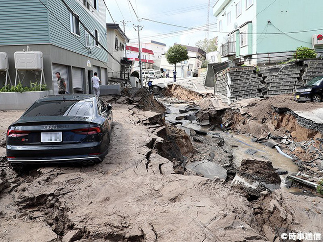 photo-1-1536289065543425953864