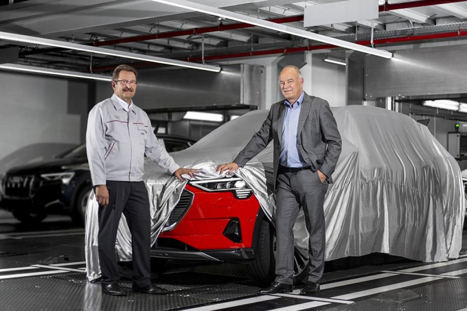 xedoisong_teaser_electric_suv_audi_e_tron_2019_all