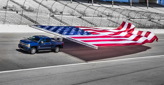 2017chevroletsilveradohdguinnessworldrecordsflagpu