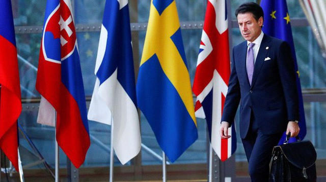 photo-3-15407750293451804979029