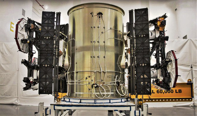 photo-1-1542591686144190381872