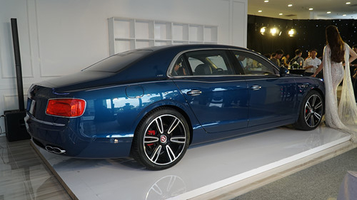 bentleycontinentalflyingspurv8s3_kbtv