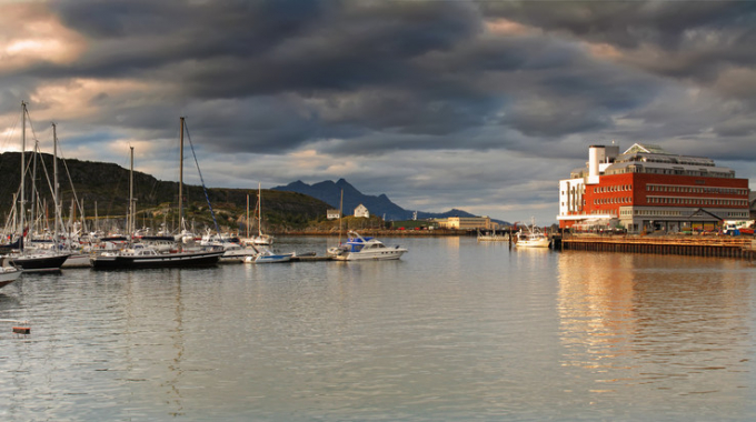 mat-troi-luc-nua-dem