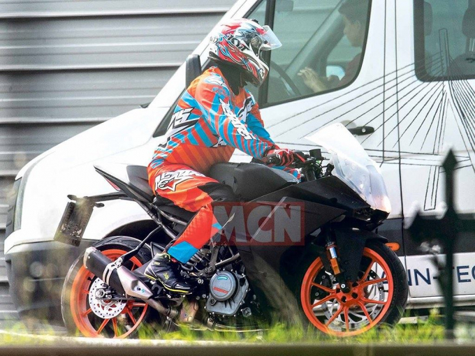 xedoisong_ktm_rc390_2_xiev