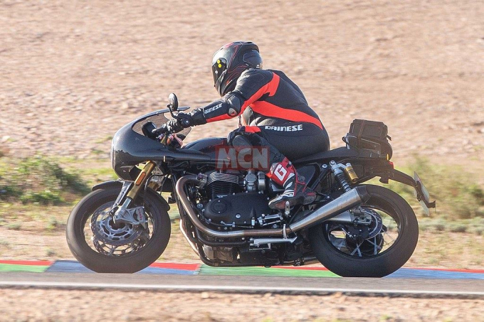 xedoisong_triumph_thruxton_tfc_2_uspl