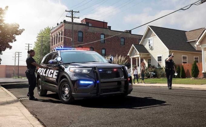 xedoisong_ford_explorer_police_nterceptor_utility_