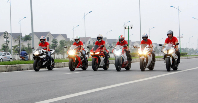 dan-viet-choi-moto-tien-ty-tu-khon-kho-toi-huy-hoa