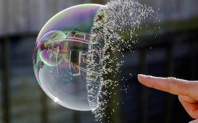 bitcoin-bubble-2-15487571931001629651310-crop-1548