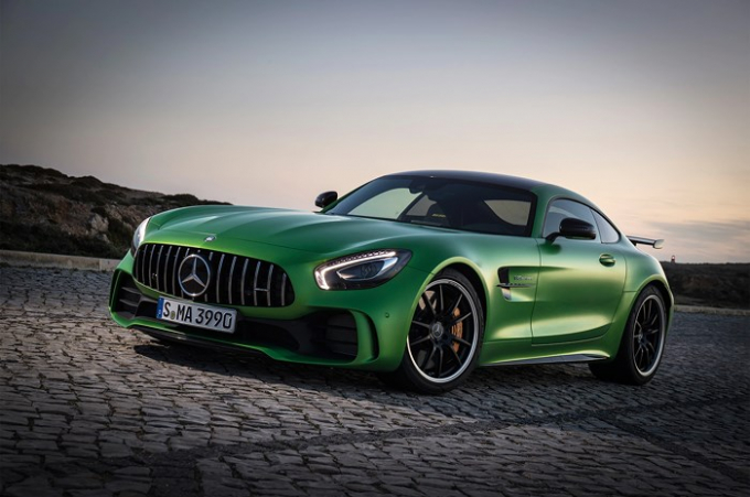 2018-mercedes-amg-gt-r-front-three-quarter-04-1