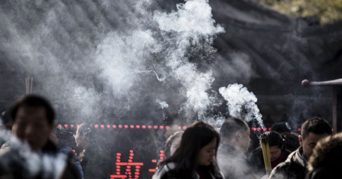 worship_at_china_bloomberg_1_hxrd