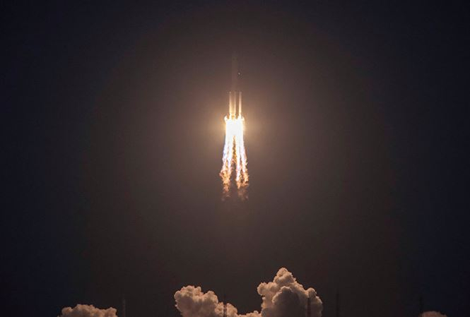 tien_phong_ten_lua_nhien_lieu_ran_lon_nhat_trung_q