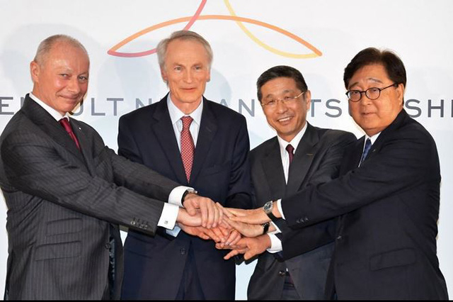 photo-1-15525306021351674098289