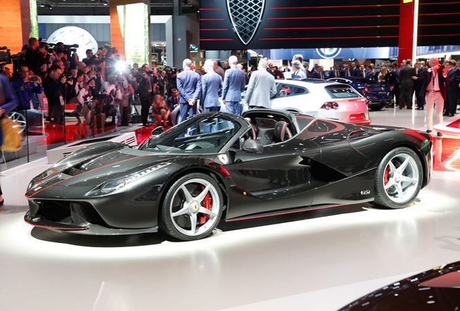 tien_phong_sieu_xe_ferrari_1_uyex