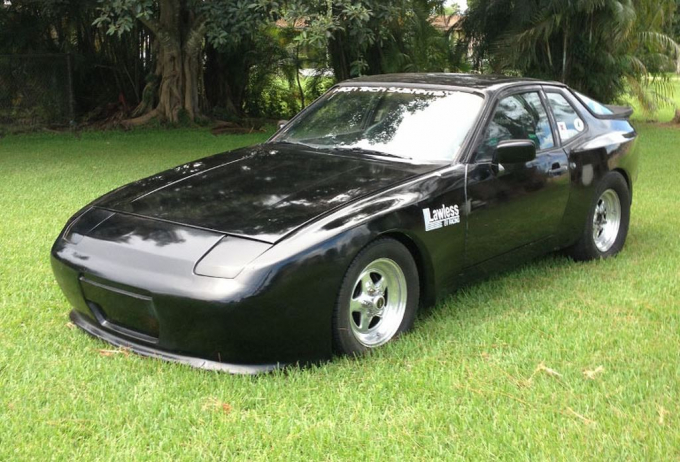 xedoisong_porsche_944_electric_vs_mclaren_720s_2_p