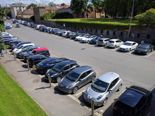 photo-1-15529012639911841350506