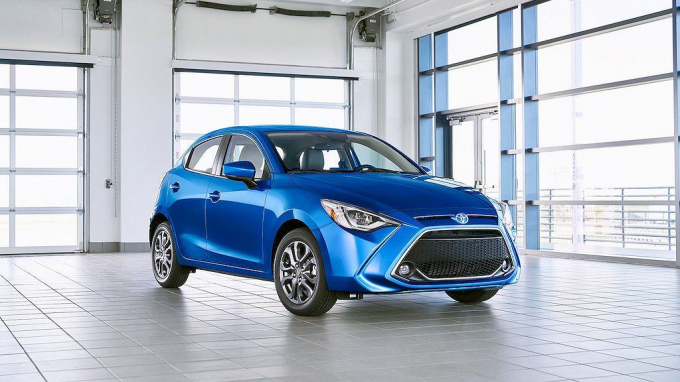 xedoisong_toyota_yaris_hatchback_1_cjpe