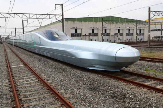 Alfa-X-bullet-train-japan-696x464
