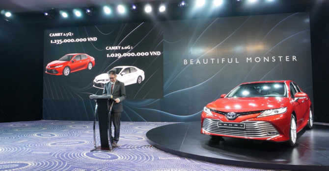 chenh-gia-o-to-chinh-hang-vo-can-dai-ly-chat-chem-